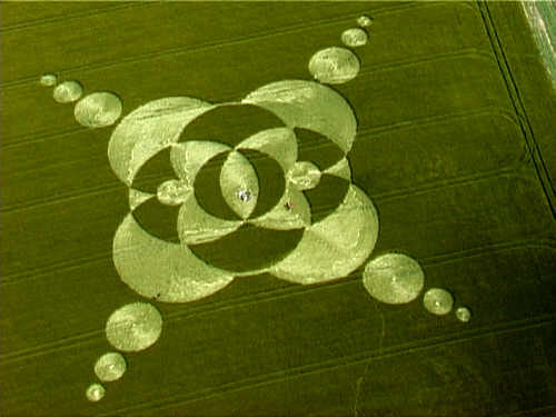 http://www.joecool.it/Joecool/crop_circles/images/crop154.jpg