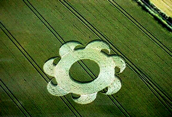 http://www.joecool.it/Joecool/crop_circles/images/crop168.jpg